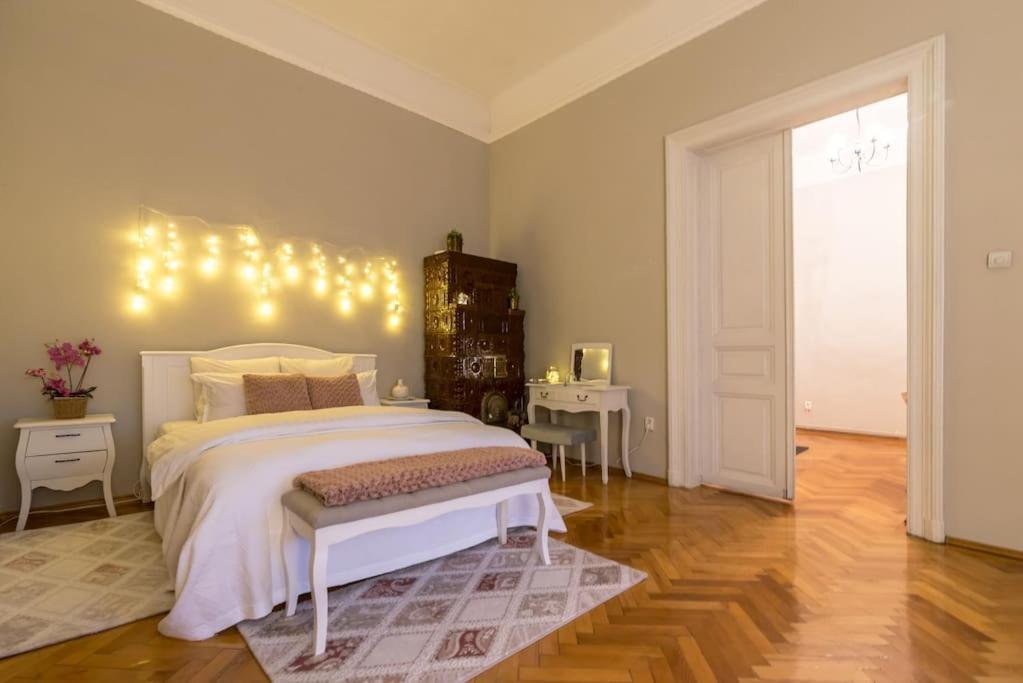 No.8: Lovely & Cosy 3-Room Heart Of The City Timişoara Buitenkant foto