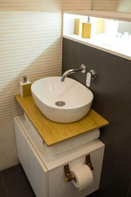 No.8: Lovely & Cosy 3-Room Heart Of The City Timişoara Buitenkant foto